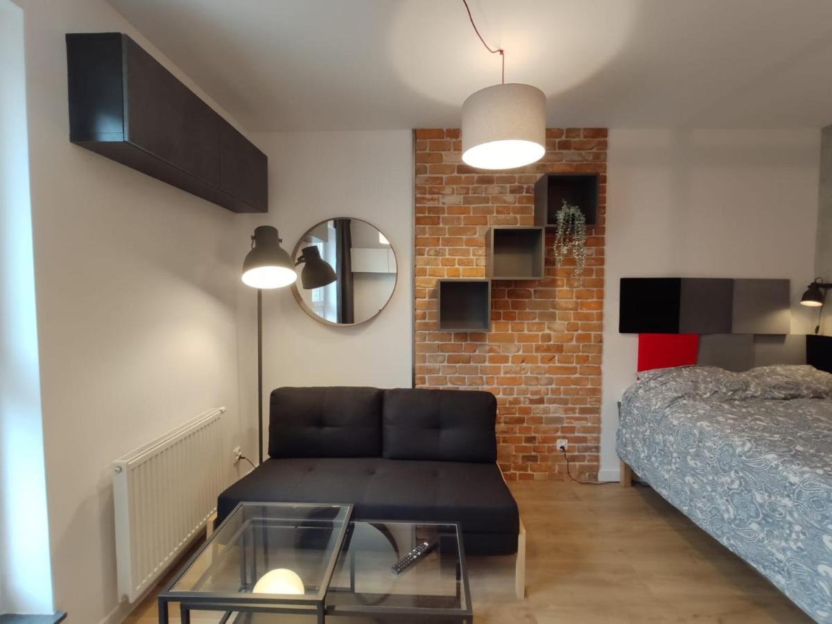Red Wall Apartment In The Old Town Gdansk Exterior photo